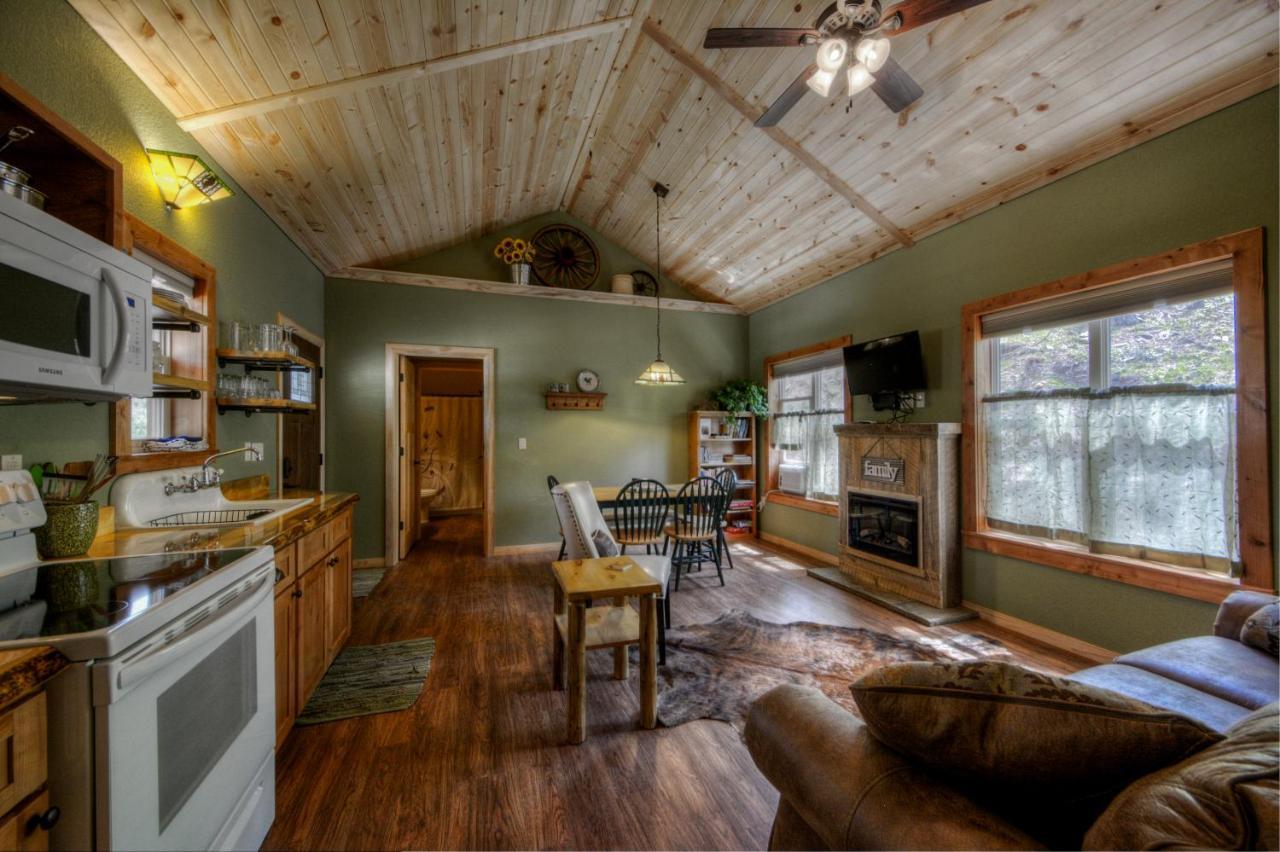 Villa Yak Ridge Cabins And Farmstead By Mount Rushmore Keystone Exterior foto